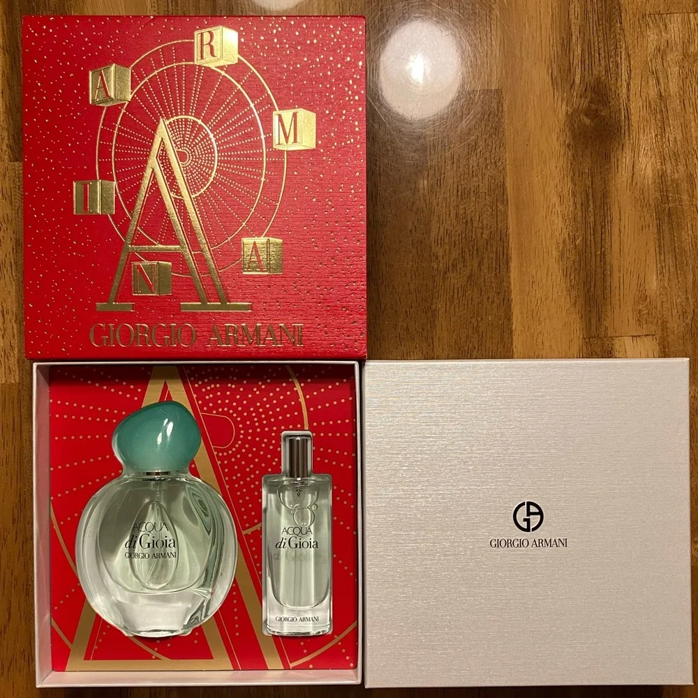 Giorgio Armani Acqua di Gioia Gift Set - Red & Mint - Picture 2 of 6